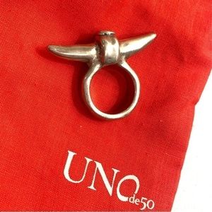 Uno de 50 Bull Horns ring